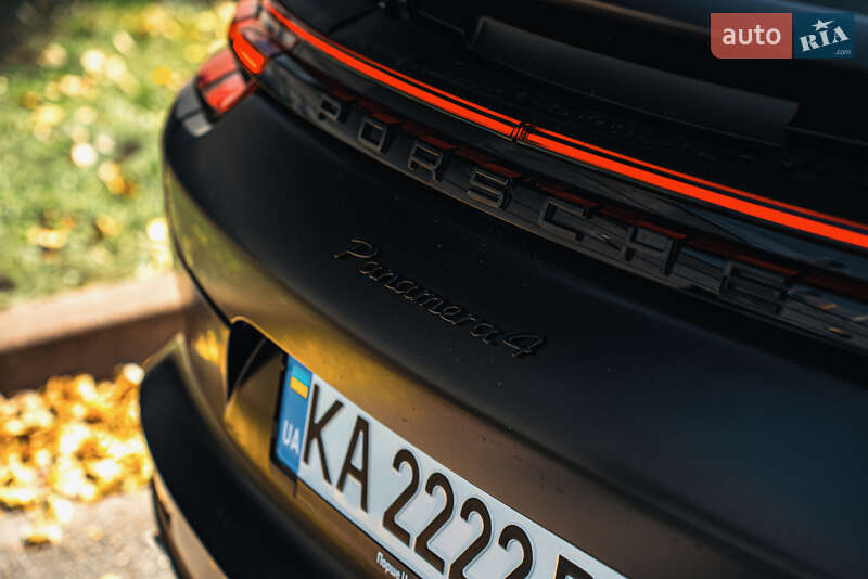 Фастбэк Porsche Panamera 2020 в Киеве