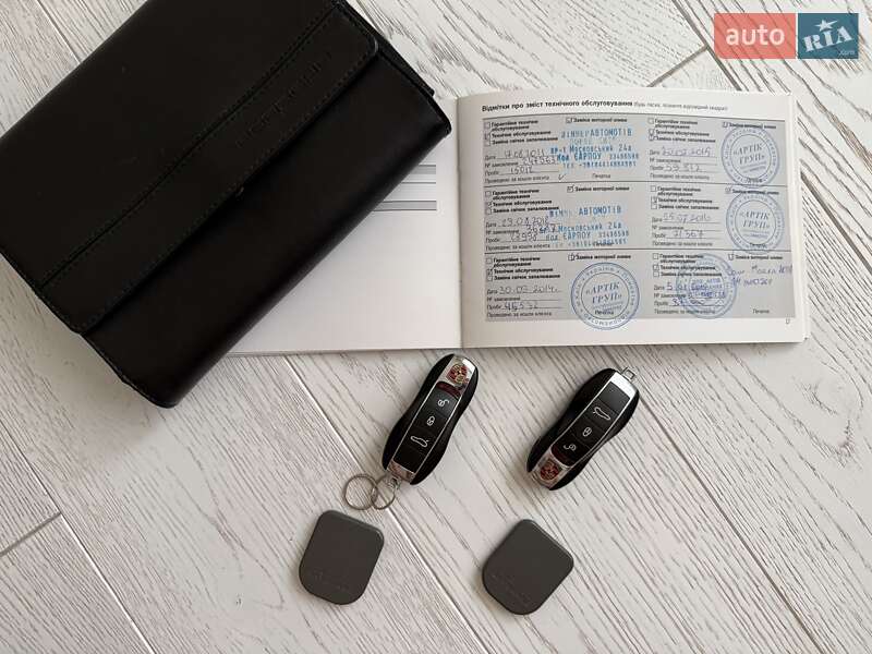 Фастбек Porsche Panamera 2010 в Львові