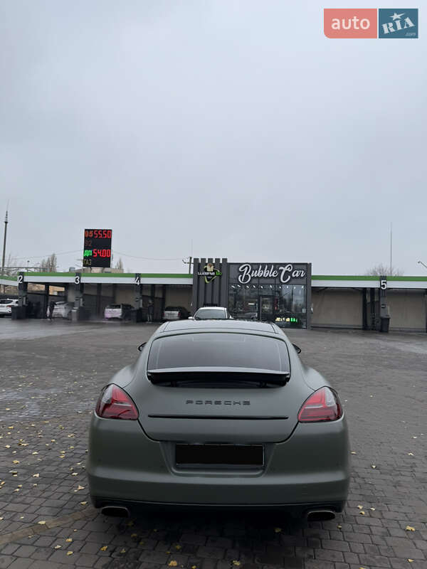 Фастбек Porsche Panamera 2011 в Харкові