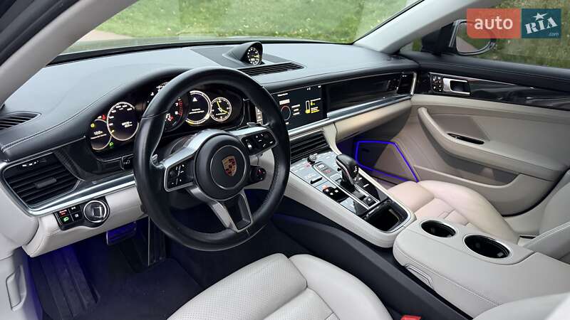 Фастбек Porsche Panamera 2017 в Києві фото 12 Фастбек Porsche Panamera 2017 в Києві