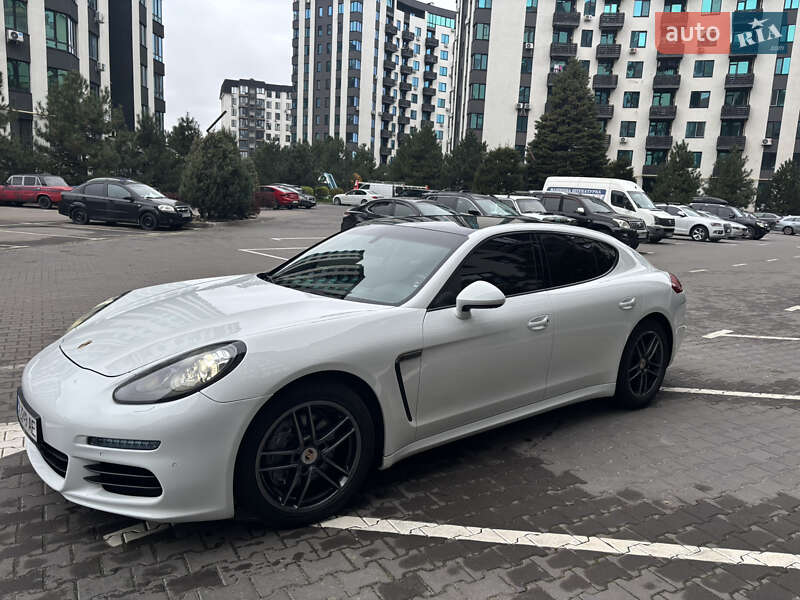 Фастбэк Porsche Panamera 2013 в Киеве