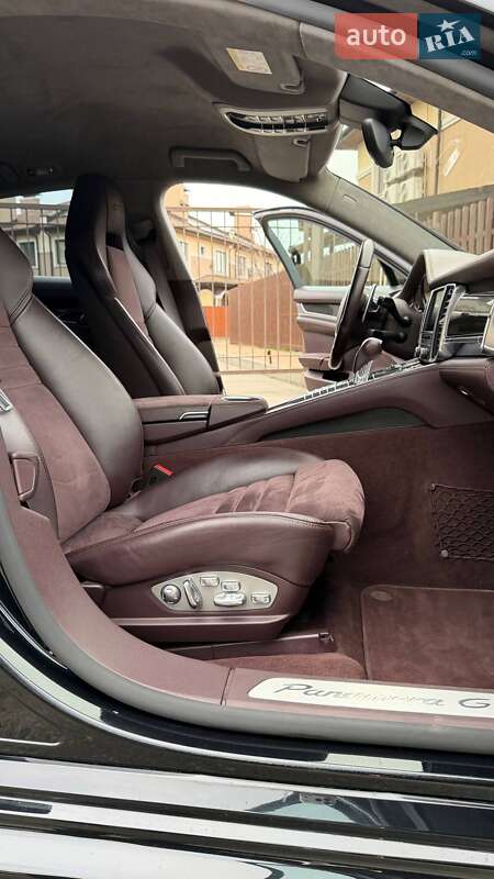 Фастбэк Porsche Panamera 2015 в Киеве