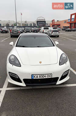 Фастбэк Porsche Panamera 2012 в Киеве