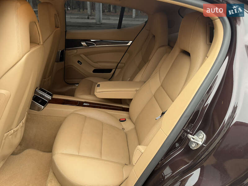 Фастбэк Porsche Panamera 2012 в Черкассах фото 31 Фастбэк Porsche Panamera 2012 в Черкассах