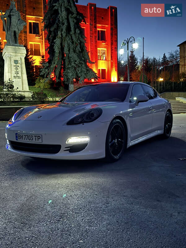 Porsche Panamera 2011 Porsche Panamera 2011
