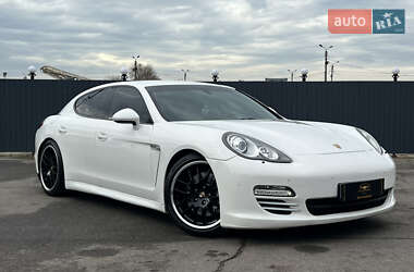 Фастбэк Porsche Panamera 2011 в Одессе