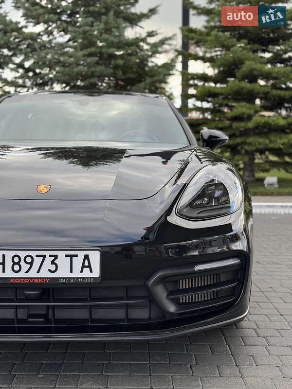 Фастбэк Porsche Panamera 2022 в Одессе