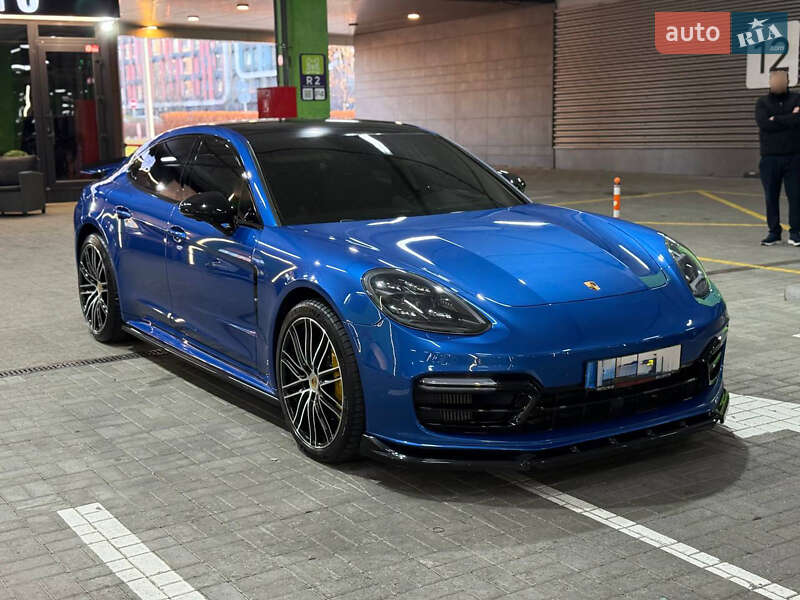 Фастбэк Porsche Panamera 2017 в Киеве