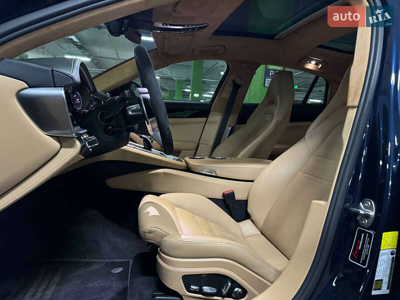 Фастбек Porsche Panamera 2018 в Хмельницькому