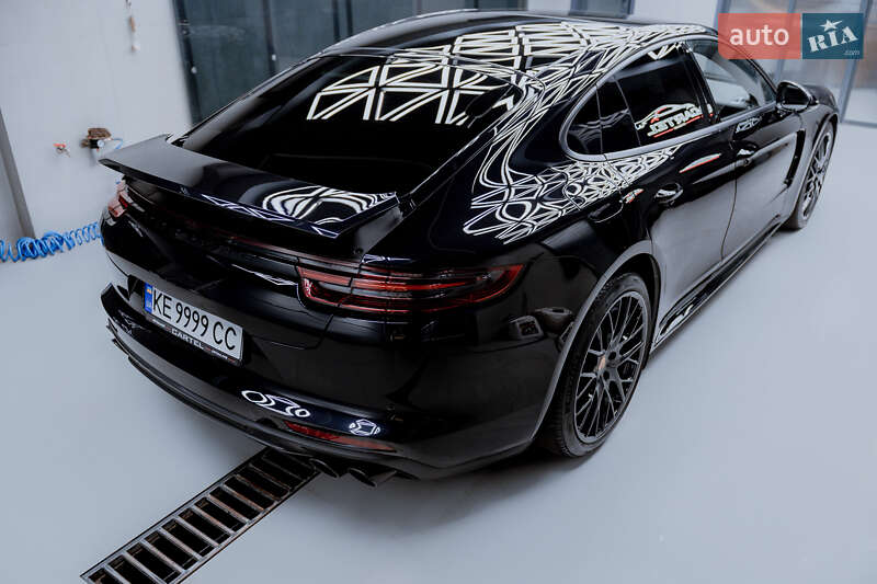 Фастбек Porsche Panamera 2020 в Дніпрі фото Фастбек Porsche Panamera 2020 в Дніпрі