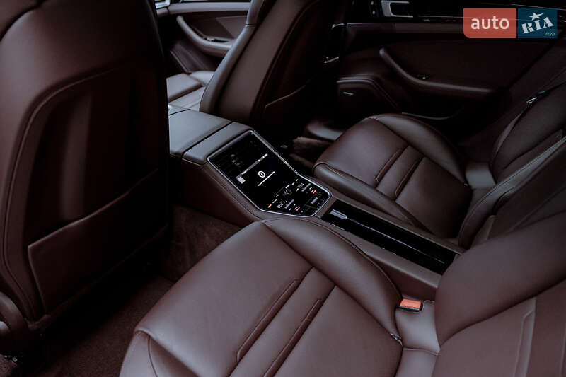 Фастбек Porsche Panamera 2020 в Дніпрі фото 19 Фастбек Porsche Panamera 2020 в Дніпрі