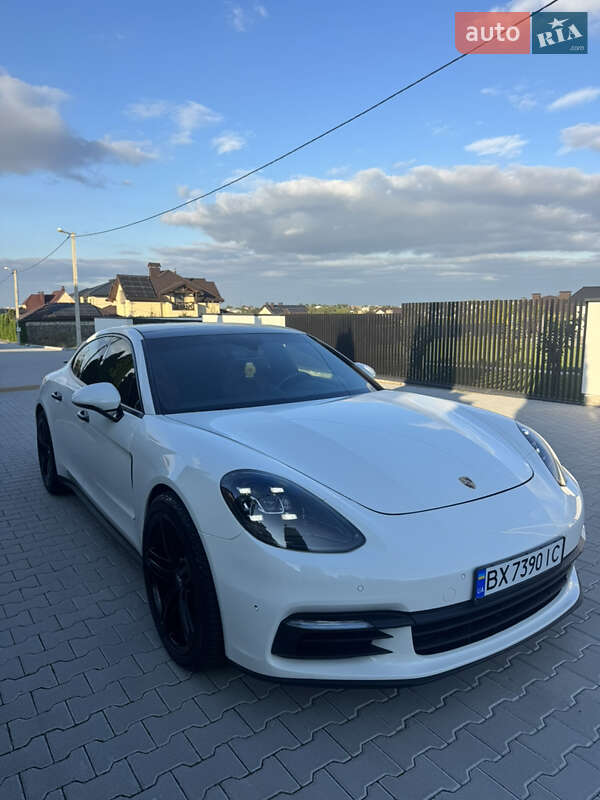 Фастбек Porsche Panamera 2017 в Хмельницькому