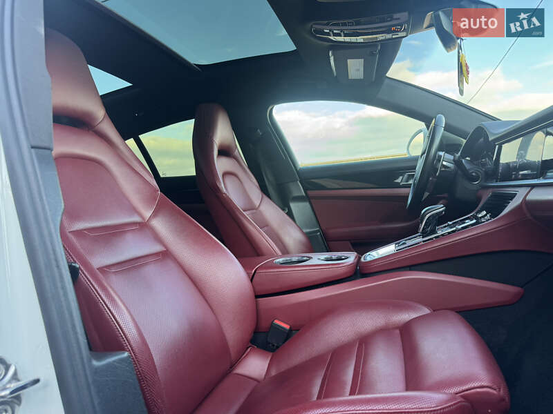 Фастбек Porsche Panamera 2017 в Хмельницькому