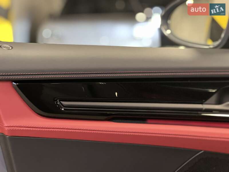 Фастбэк Porsche Panamera 2025 в Киеве