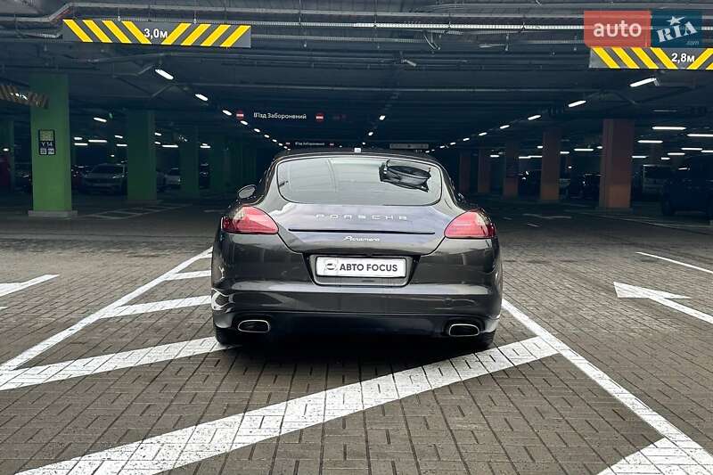 Фастбэк Porsche Panamera 2012 в Киеве