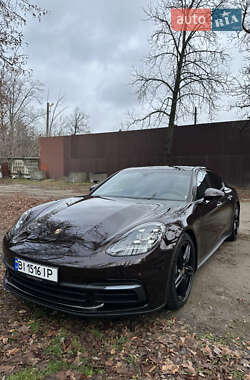 Фастбэк Porsche Panamera 2017 в Киеве