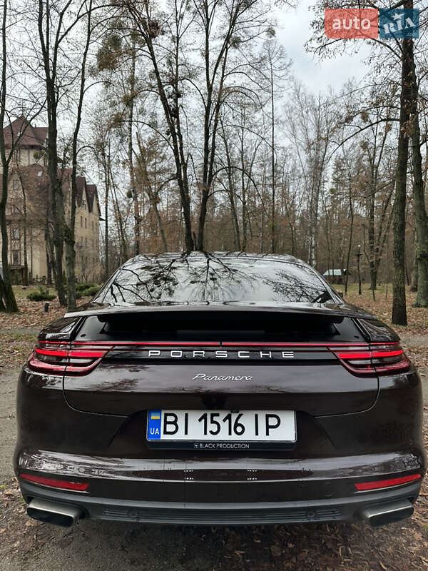 Фастбек Porsche Panamera 2017 в Києві