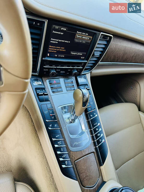 Фастбэк Porsche Panamera 2010 в Одессе