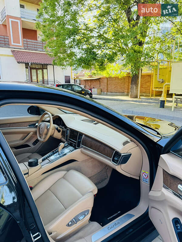Фастбэк Porsche Panamera 2010 в Одессе