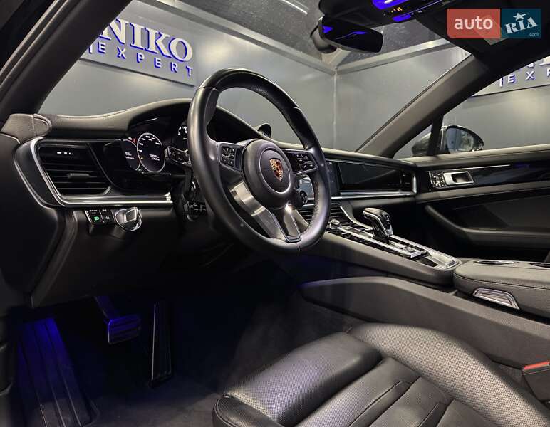 Фастбэк Porsche Panamera 2017 в Киеве