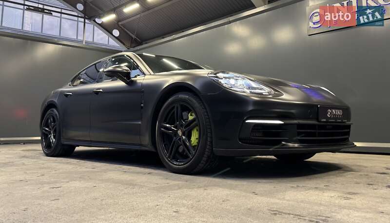 Фастбэк Porsche Panamera 2017 в Киеве