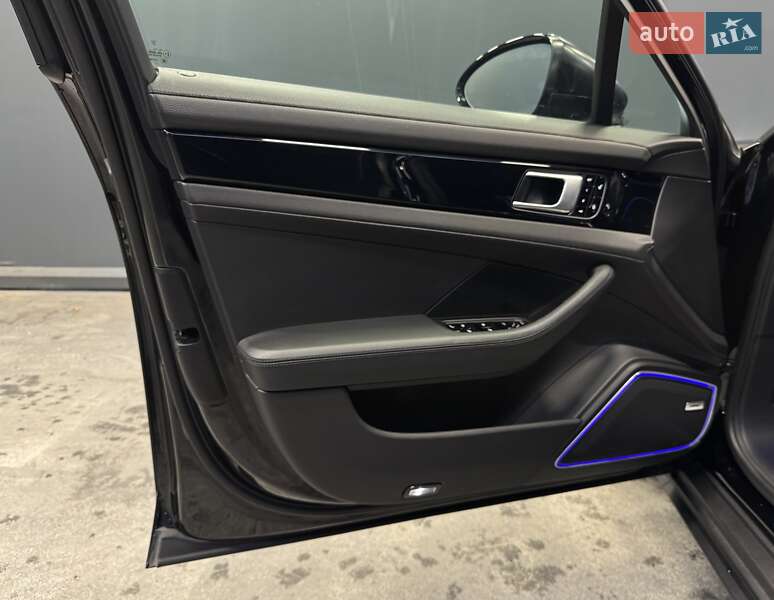 Фастбэк Porsche Panamera 2017 в Киеве