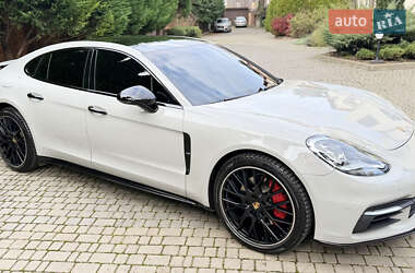 Фастбэк Porsche Panamera 2017 в Одессе