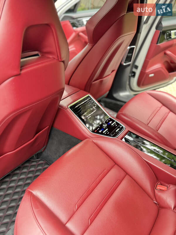 Фастбек Porsche Panamera 2017 в Одесі фото 28 Фастбек Porsche Panamera 2017 в Одесі