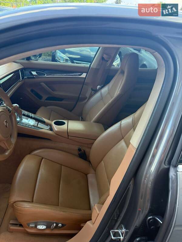 Фастбек Porsche Panamera 2014 в Львові фото 9 Фастбек Porsche Panamera 2014 в Львові