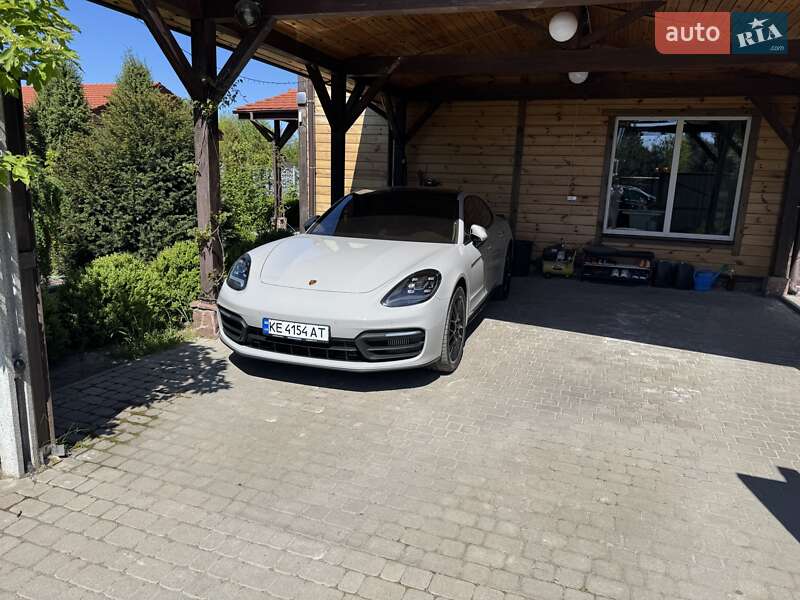 Porsche Panamera 2022