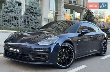 Фастбек Porsche Panamera 2020 в Києві