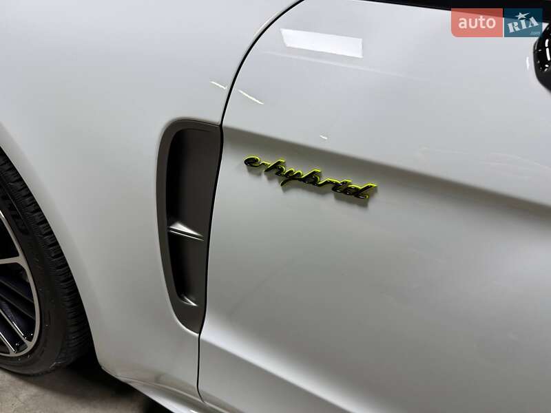 Фастбэк Porsche Panamera 2023 в Киеве фото 27 Фастбэк Porsche Panamera 2023 в Киеве