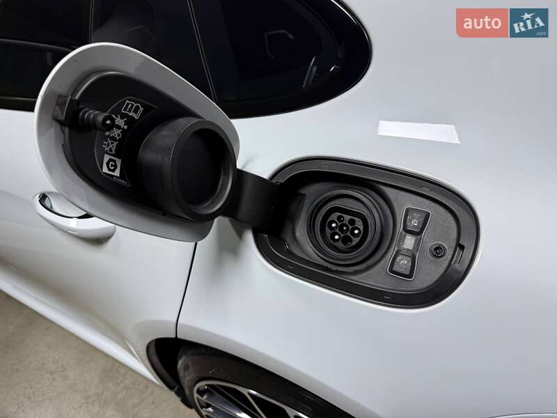 Фастбэк Porsche Panamera 2023 в Киеве фото 38 Фастбэк Porsche Panamera 2023 в Киеве