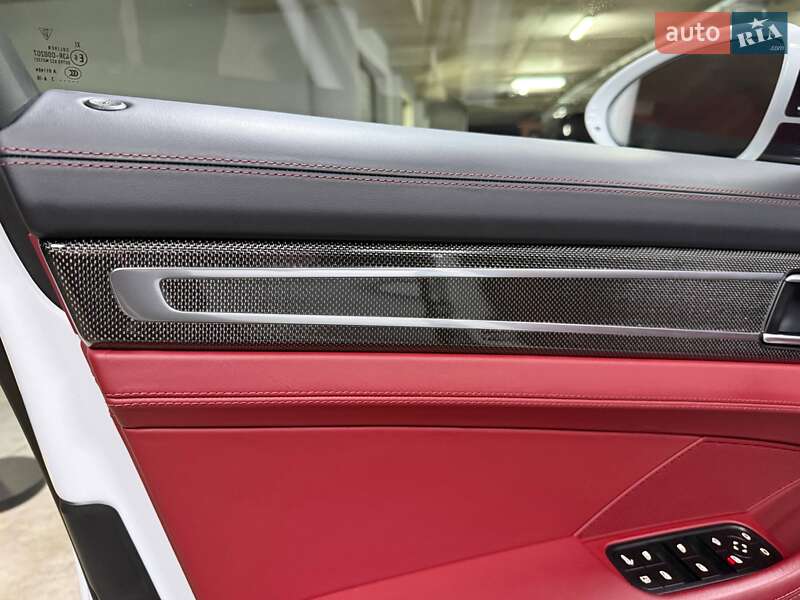 Фастбэк Porsche Panamera 2023 в Киеве фото 43 Фастбэк Porsche Panamera 2023 в Киеве