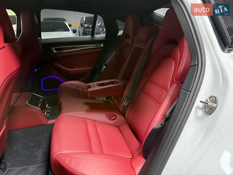 Фастбэк Porsche Panamera 2023 в Киеве фото 73 Фастбэк Porsche Panamera 2023 в Киеве