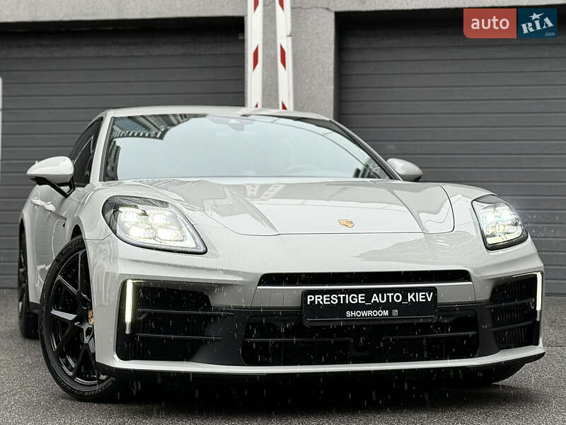 Фастбэк Porsche Panamera 2024 в Киеве