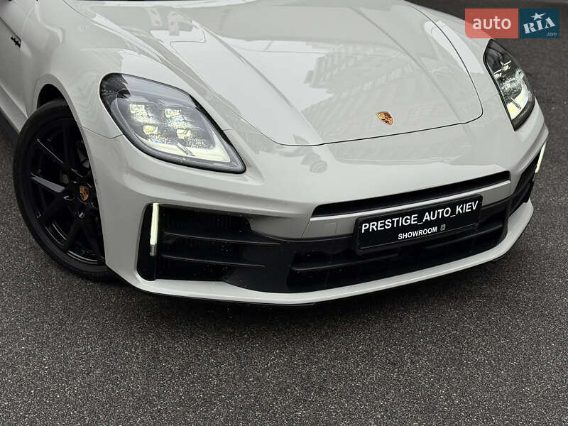Фастбэк Porsche Panamera 2024 в Киеве