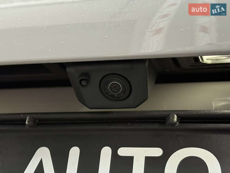 Фастбэк Porsche Panamera 2024 в Киеве