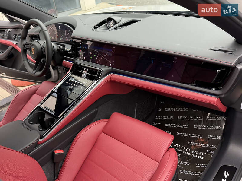 Фастбэк Porsche Panamera 2024 в Киеве