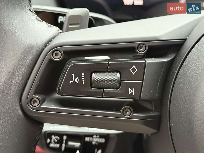 Фастбэк Porsche Panamera 2024 в Киеве