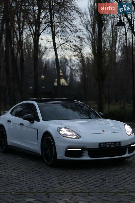 Фастбэк Porsche Panamera 2017 в Киеве фото 2 Фастбэк Porsche Panamera 2017 в Киеве