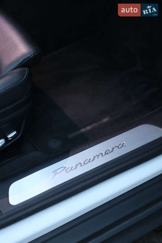 Фастбэк Porsche Panamera 2017 в Киеве фото 12 Фастбэк Porsche Panamera 2017 в Киеве