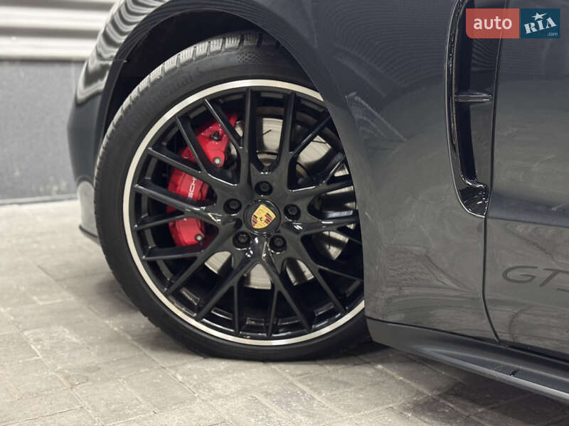 Фастбек Porsche Panamera 2023 в Києві