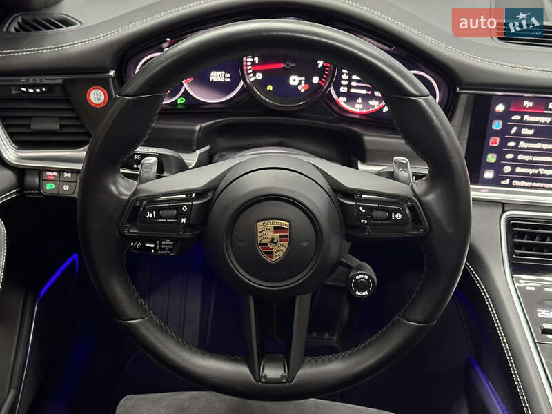 Фастбек Porsche Panamera 2023 в Києві