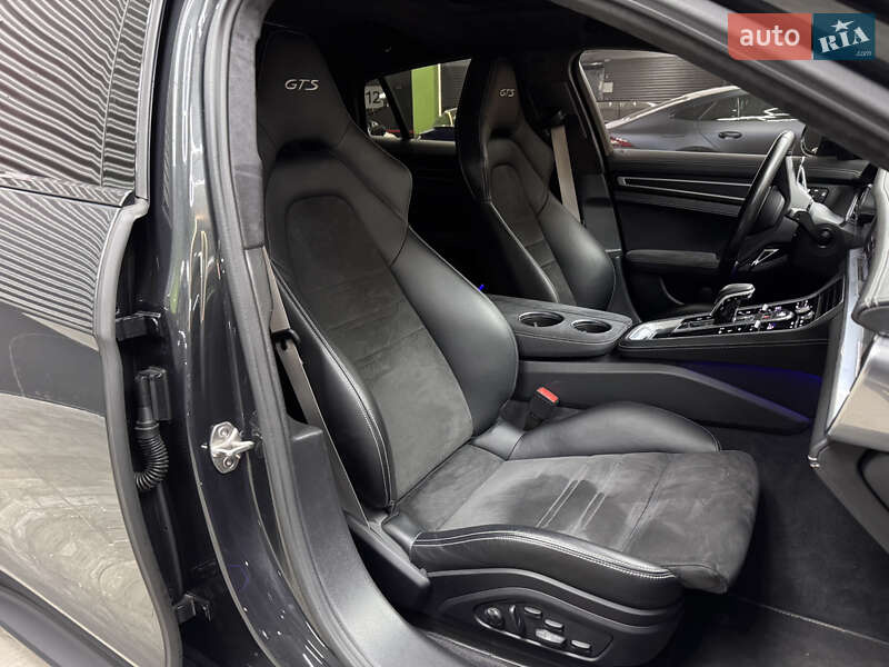 Фастбек Porsche Panamera 2023 в Києві