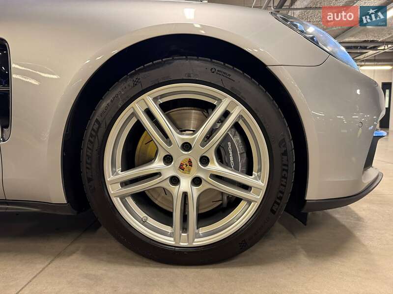 Фастбэк Porsche Panamera 2019 в Киеве фото 21 Фастбэк Porsche Panamera 2019 в Киеве
