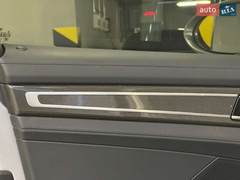 Фастбэк Porsche Panamera 2019 в Киеве фото 35 Фастбэк Porsche Panamera 2019 в Киеве