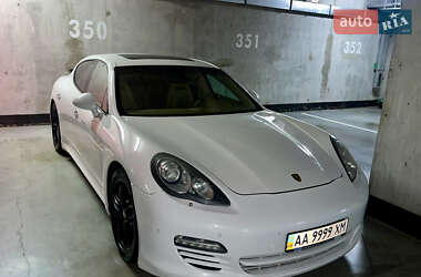 Фастбэк Porsche Panamera 2010 в Киеве