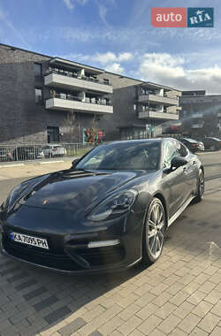 Фастбэк Porsche Panamera 2017 в Львове