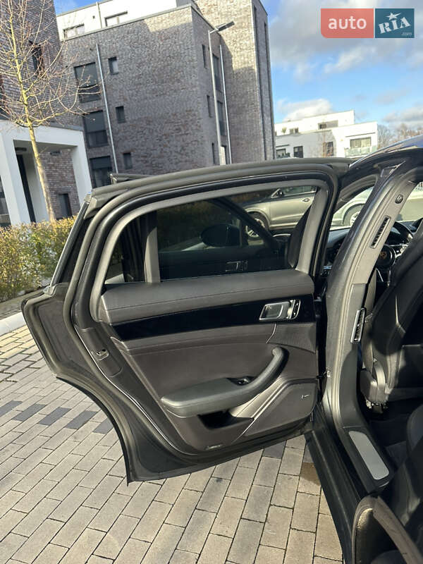 Фастбэк Porsche Panamera 2017 в Львове